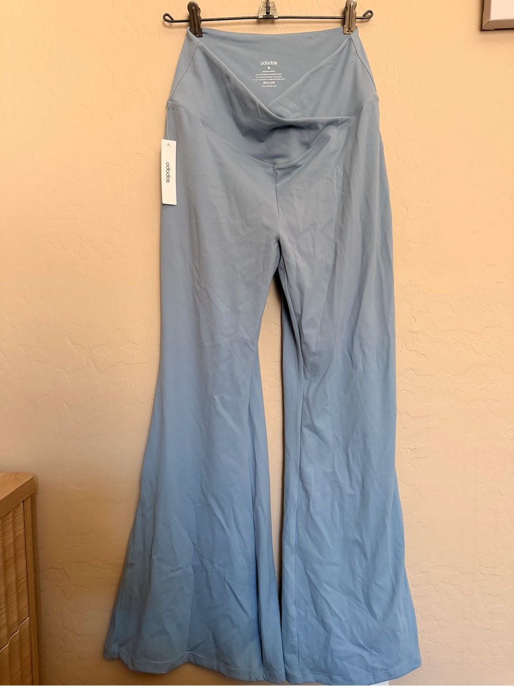 Ododos High Waisted Flare Yoga Pants Light Blue NWT Size Medium